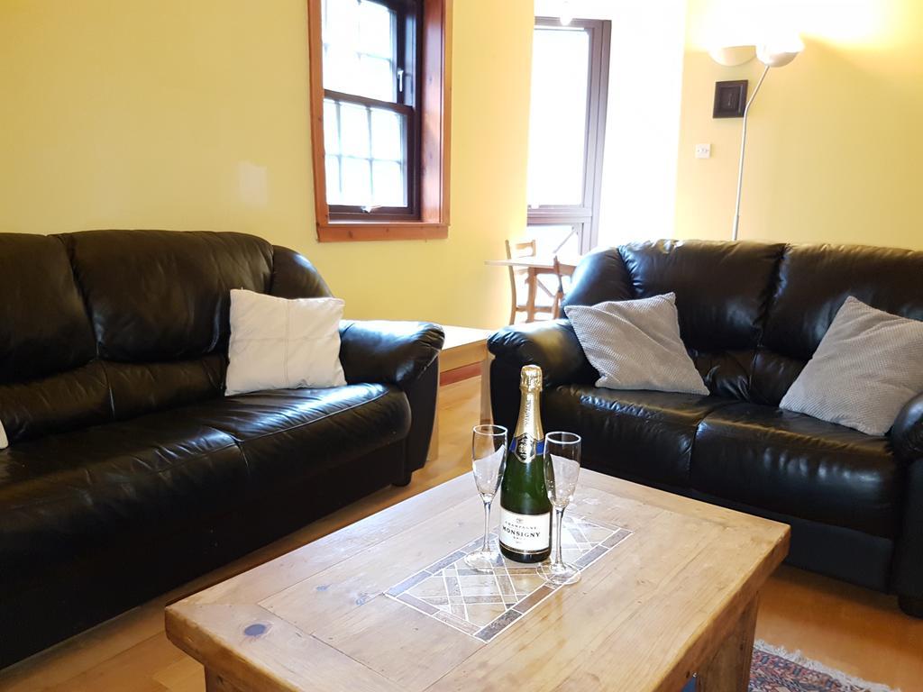 Dean Village - Lovely 2 Bed In Picturesque Dean Village With Balcony And Private Parking Edimburgo Quarto foto